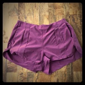 EUC Lululemon &go endeavor shorts, Sz 8